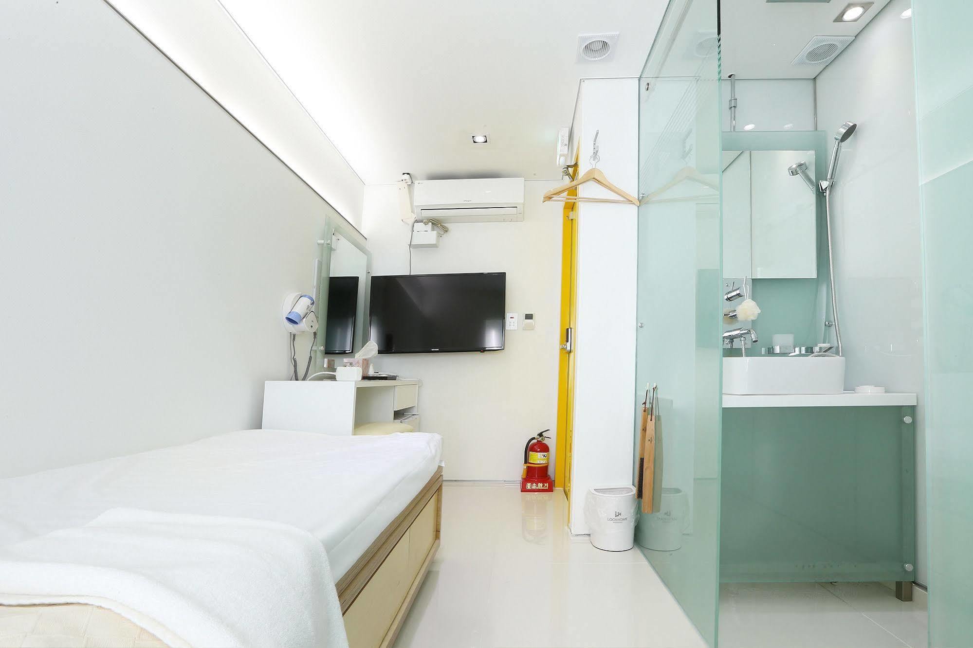 Lookhome Hotel